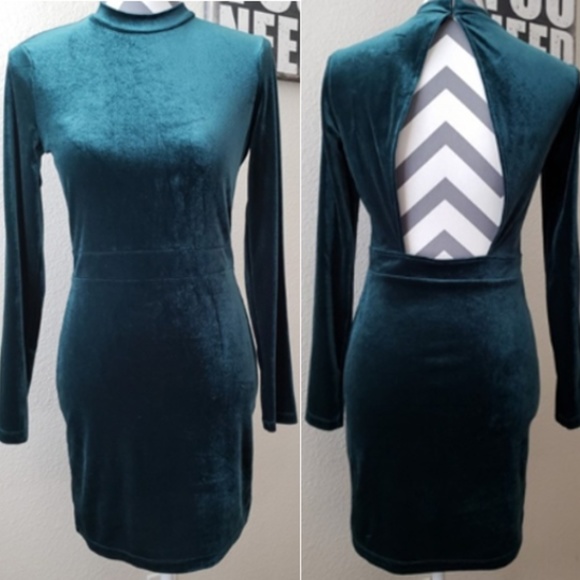 H&M Dresses & Skirts - H&M velvet dress